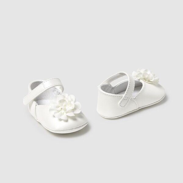 Παπούτσια Αγκαλιάς 25-09902-013 Εκρού Mayoral